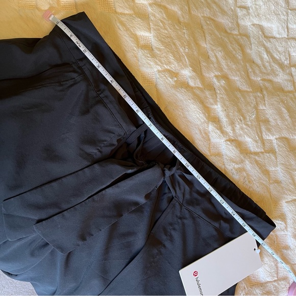 🪄 MAKE OFFER NWT Lululemon Black Wrap-Front Wide Leg HR Crop Size 12 - Picture 11 of 15